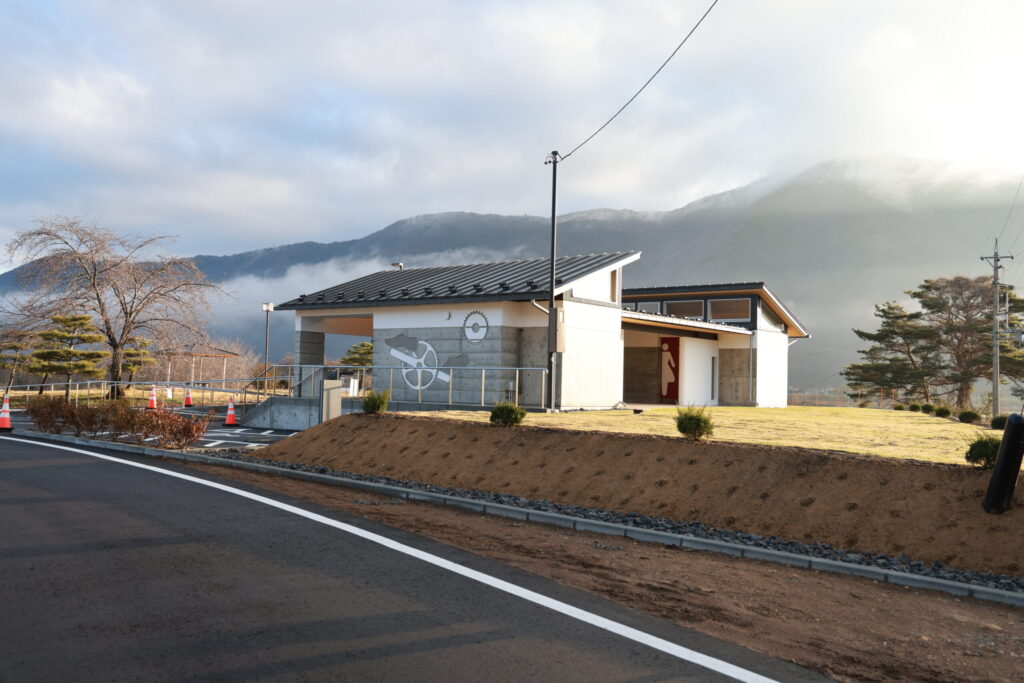 女沢公園トイレ新築工事