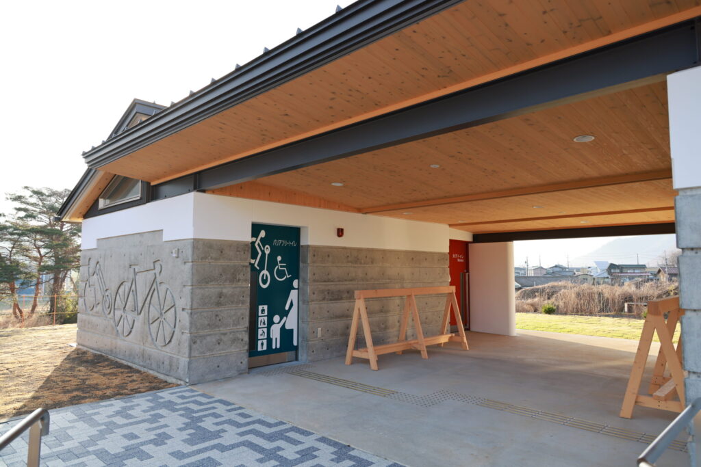 女沢公園トイレ新築工事